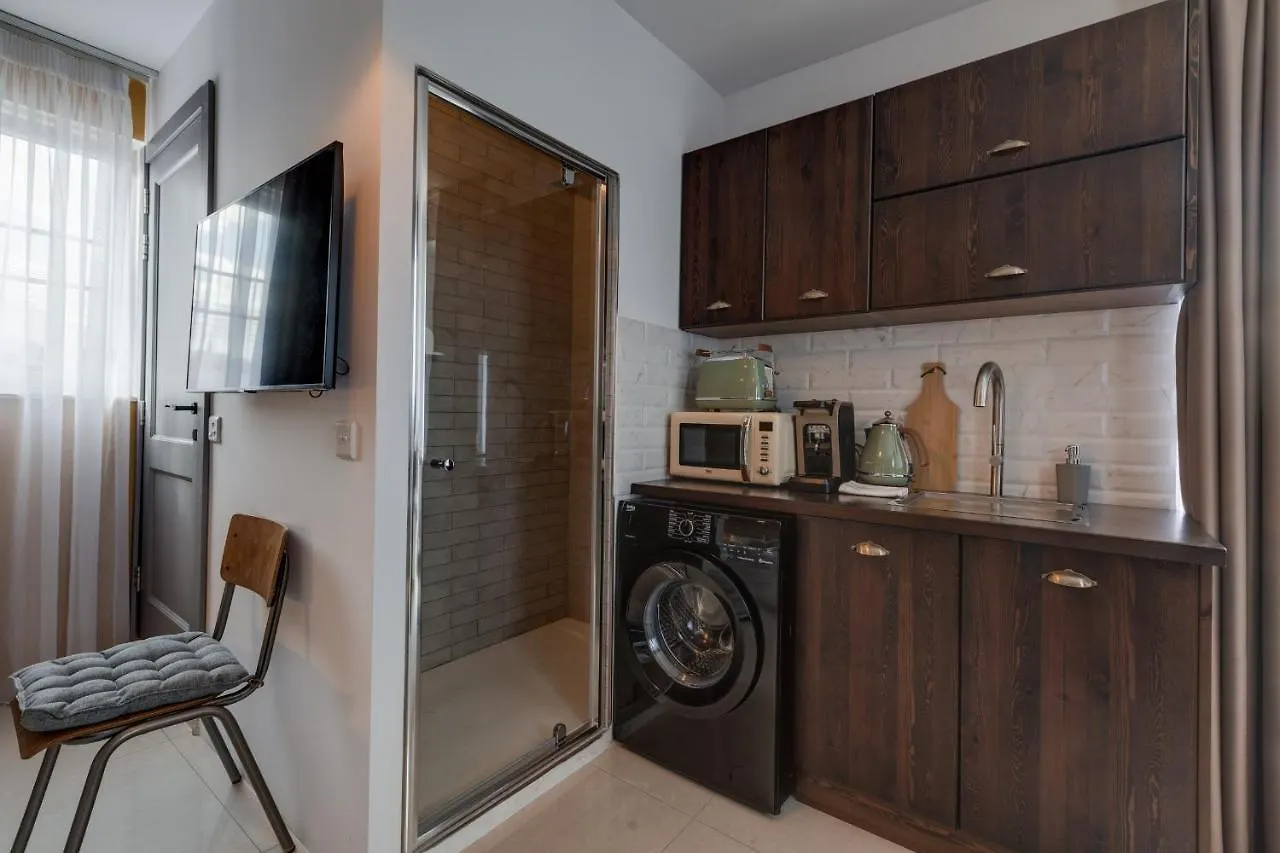 Talbot & Bons Studio Flat Gudja